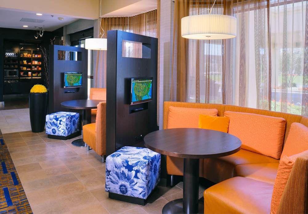 Courtyard Columbus Worthington Hotel Exterior foto
