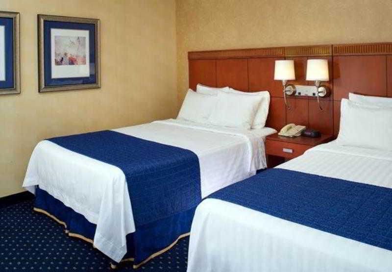 Courtyard Columbus Worthington Hotel Quarto foto